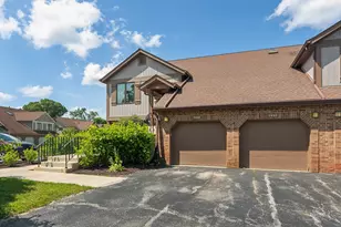 7822 W Arquilla Dr, Palos Heights, IL 60463 - Photo 2