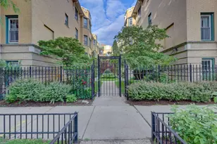 5515 N Winthrop Ave, Chicago, IL 60640 - Photo 1