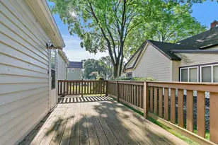 315 E 2nd St, East Dundee, IL 60118 - Photo 12
