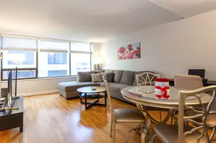 233 E Erie St, Chicago, IL 60611 - Photo 2