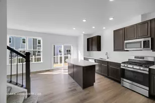 512 Wolverine Dr, Aurora, IL 60502 - Photo 4