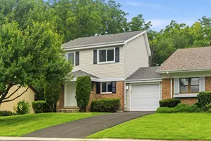 23W418 Greenbriar Dr, Naperville, IL 60540 - Photo 1