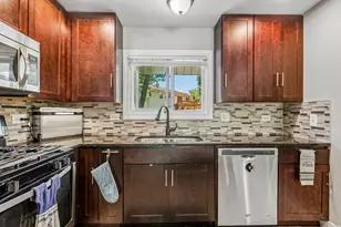 7 Derbyshire Ct, Bolingbrook, IL 60440 - Photo 10