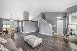 1314 Aspen Ct, Elgin, IL 60120 - Photo 10
