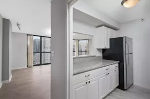 10 E Ontario St, Chicago, IL 60611 - Photo 4