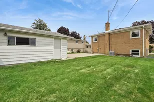 1714 Sycamore St, Des Plaines, IL 60018 - Photo 20