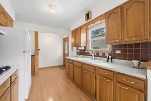 1714 Sycamore St, Des Plaines, IL 60018 - Photo 10