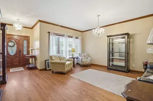 5733 W 97th St, Oak Lawn, IL 60453 - Photo 6