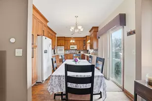 5733 W 97th St, Oak Lawn, IL 60453 - Photo 10