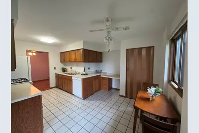 650 Waverly Drive #B, Elgin, IL 60120 - Photo 6