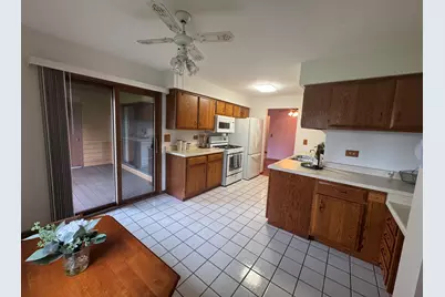 650 Waverly Drive #B, Elgin, IL 60120 - Photo 8