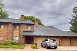 650 Waverly Dr, Elgin, IL 60120 - Photo 1