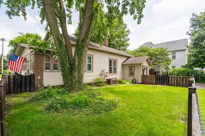 211 E Lincoln Street, Bloomington, IL 61701 - Photo 4