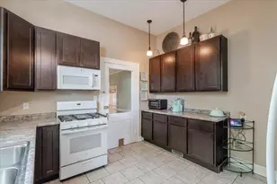 211 E Lincoln St, Bloomington, IL 61701 - Photo 18