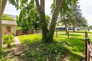 211 E Lincoln St, Bloomington, IL 61701 - Photo 6