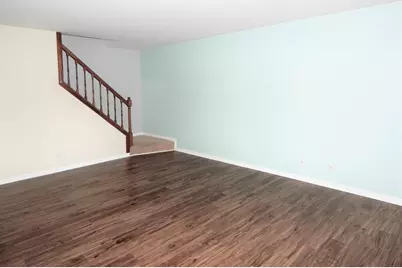214 Redwood Court, Vernon Hills, IL 60061 - Photo 4