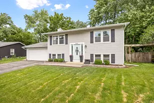 2434 Oakdale Ct, Aurora, IL 60504 - Photo 2