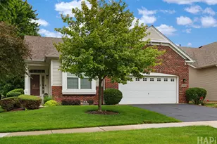 5952 Leeds Rd, Hoffman Estates, IL 60192 - Photo 2