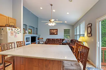 5952 Leeds Road, Hoffman Estates, IL 60192 - Photo 8