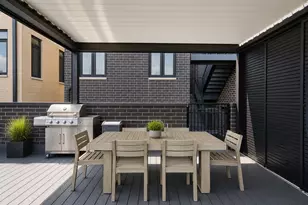 1366 W Walton St, Chicago, IL 60642 - Photo 4