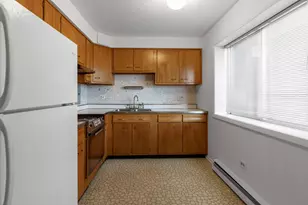 1321 W Birchwood Ave, Chicago, IL 60626 - Photo 4