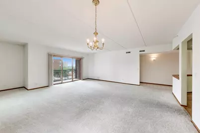 201 N Vail Avenue #409, Arlington Heights, IL 60004 - Photo 4