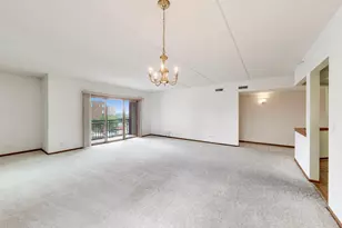 201 N Vail Ave, Arlington Heights, IL 60004 - Photo 4
