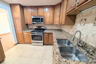 9588 Terrace Pl, Des Plaines, IL 60016 - Photo 4