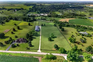 10617 Button Rd, Hebron, IL 60034 - Photo 1