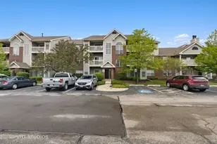 84 Sterling Cir, Wheaton, IL 60189 - Photo 2