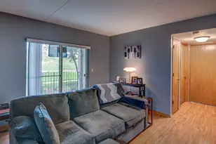 6810 Ridge Point Dr, Oak Forest, IL 60452 - Photo 4