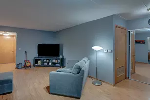 6810 Ridge Point Dr, Oak Forest, IL 60452 - Photo 6