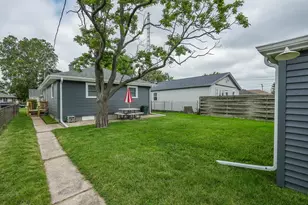 260 N Clinton Ave, Bradley, IL 60915 - Photo 22