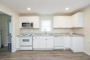 260 N Clinton Ave, Bradley, IL 60915 - Photo 10