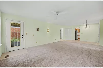 22 Delaware Court, Schaumburg, IL 60193 - Photo 4