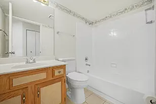 22 Delaware Ct, Schaumburg, IL 60193 - Photo 10