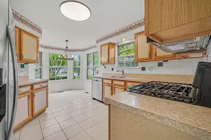 22 Delaware Ct, Schaumburg, IL 60193 - Photo 6