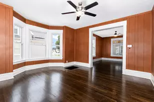 217 Prairie St, Aurora, IL 60506 - Photo 4