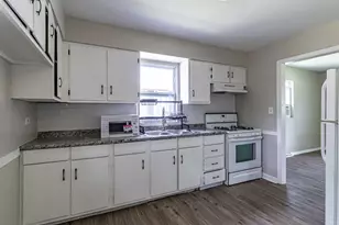 1038 Landon Ave, Winthrop Harbor, IL 60096 - Photo 6