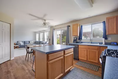 5687 McKenzie Drive, Lake in the Hills, IL 60156 - Photo 6