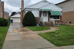 7416 W Winnemac Ave, Harwood Heights, IL 60706 - Photo 2