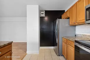 4980 N Marine Dr, Chicago, IL 60640 - Photo 6