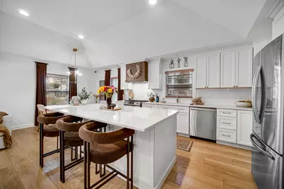 209 S Chase Street, Wheaton, IL 60187 - Photo 4