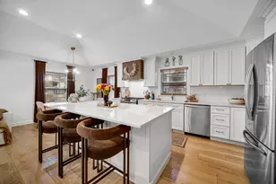 209 S Chase St, Wheaton, IL 60187 - Photo 4