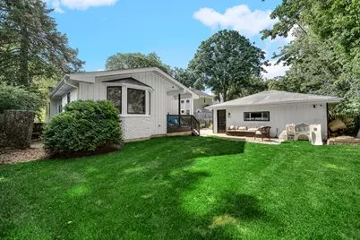 209 S Chase Street, Wheaton, IL 60187 - Photo 2