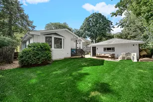 209 S Chase St, Wheaton, IL 60187 - Photo 2