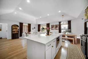 209 S Chase St, Wheaton, IL 60187 - Photo 6