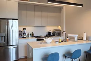 1348 W Roscoe St, Chicago, IL 60657 - Photo 2