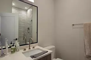 1348 W Roscoe St, Chicago, IL 60657 - Photo 10