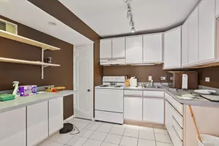 4038 W Almansa Ln, Oak Lawn, IL 60453 - Photo 6